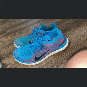 Nike tennis shoes in used condition.